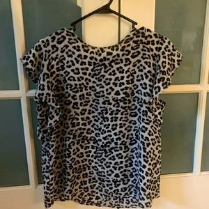 Printed cheetah print shirt